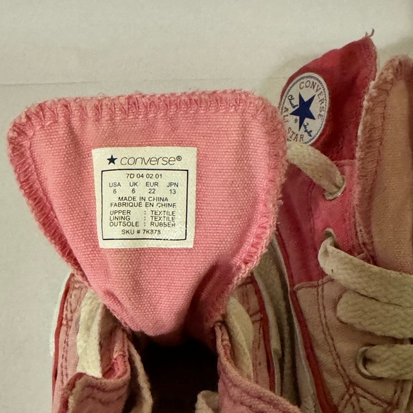 Toddler (sz6) pink high top converse - Picture 5 of 9